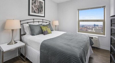 5 W Chestnut St in Chicago, IL - Building Photo - Building Photo