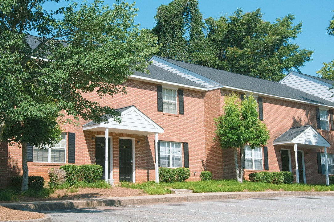 Surrey Square in Athens, GA - Building Photo