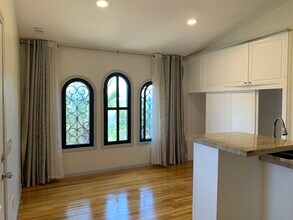 2347 Pio Pico Dr, Unit B in Carlsbad, CA - Foto de edificio - Building Photo