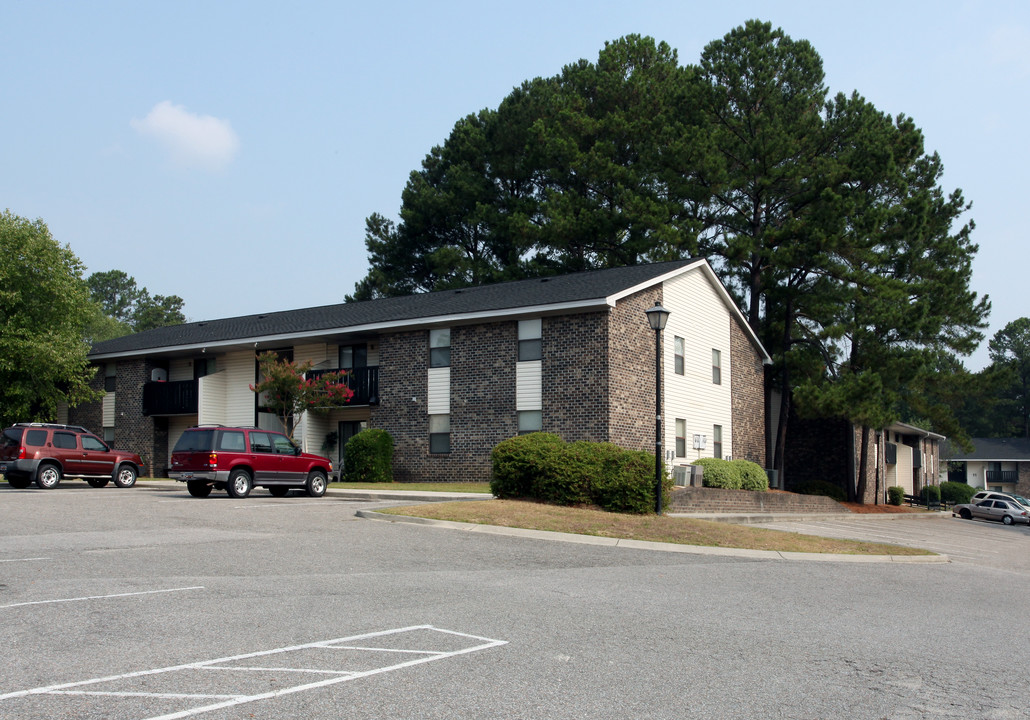 Oakfield Apartments in Charleston, SC - Building Photo