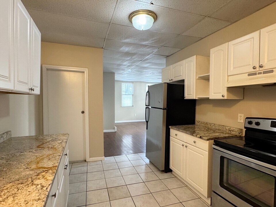 190 Princeton St, Unit #1 in Boston, MA - Building Photo