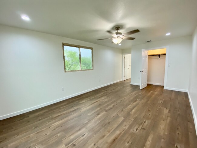 417 Jasmine Ln in San Marcos, TX - Foto de edificio - Building Photo