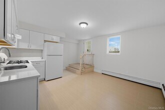 135 Beekman Ave, Unit LR in Sleepy Hollow, NY - Building Photo - Building Photo