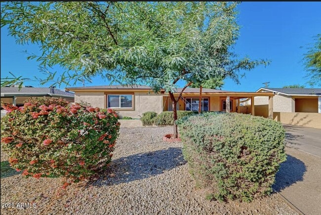 property at 2412 N 36th Pl