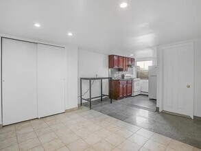 245 4th St, Unit G in Jersey City, NJ - Building Photo - Building Photo