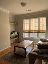 1530 Spring Gate Dr. in McLean, VA - Foto de edificio - Building Photo