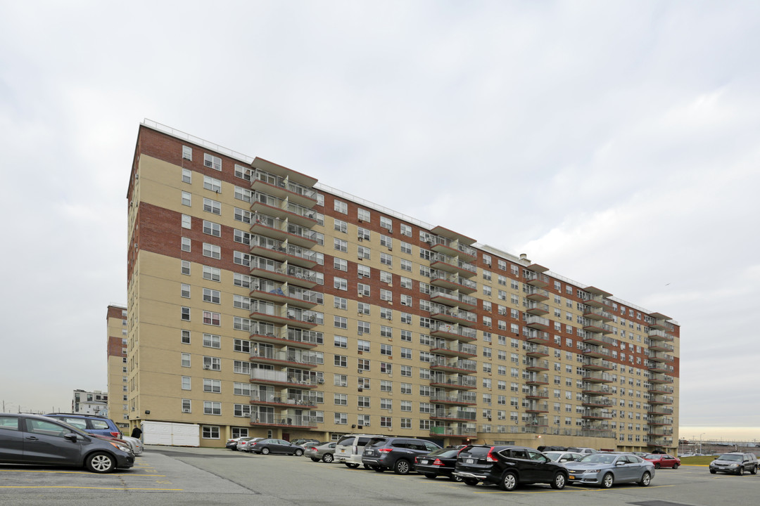 Dayton Beach Park in Rockaway Beach, NY - Building Photo