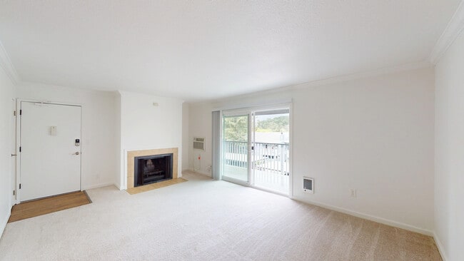 521 Alameda del Prado in Novato, CA - Building Photo - Building Photo