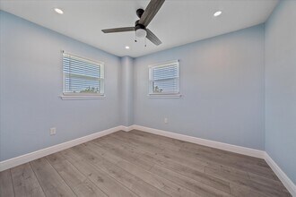 5900 Driftwood Ave in Sarasota, FL - Building Photo - Building Photo