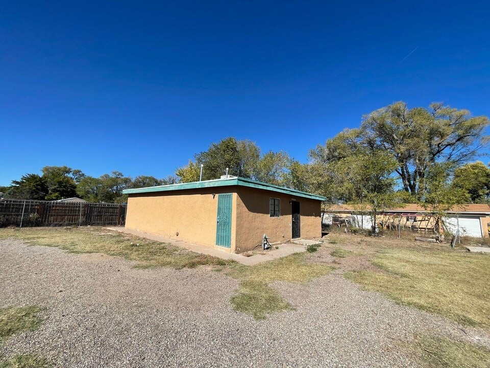 2501 Barcelona Rd-Unit -Unit 14 in Albuquerque, NM - Building Photo