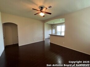 522 Creekside Cir in New Braunfels, TX - Building Photo - Building Photo