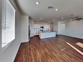 866 Longwood Gdns St in Las Vegas, NV - Building Photo - Building Photo