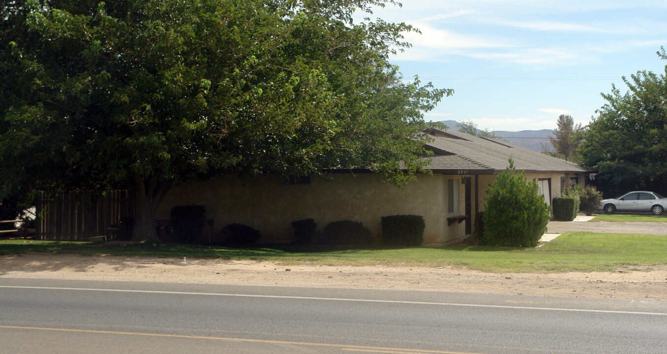 12535 Kiowa Rd in Apple Valley, CA - Building Photo