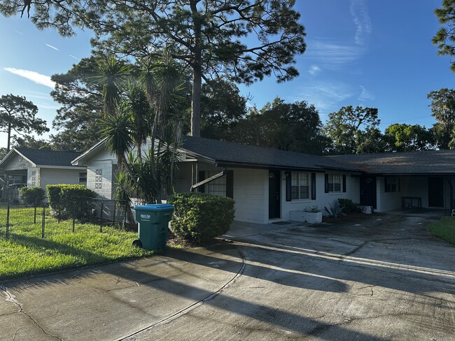 766 E Magnolia Ave