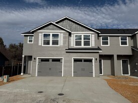 20485 Bard Ct in Bend, OR - Building Photo