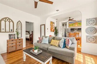 5110 Lindsley Ave in Dallas, TX - Building Photo - Building Photo