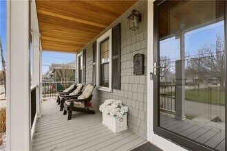 23 Clinton St in Newport, RI - Building Photo - Building Photo