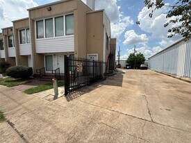 2724 Crossview Dr in Houston, TX - Building Photo
