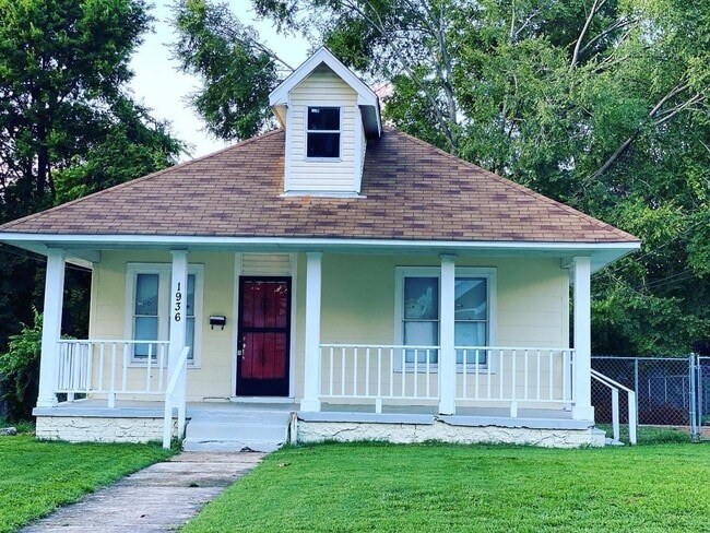 property at 1936 E McLemore Ave