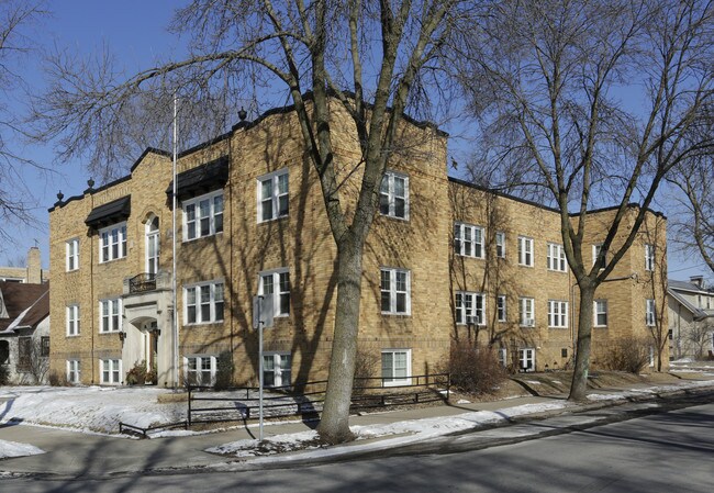 3447 Garfield Ave S in Minneapolis, MN - Foto de edificio - Building Photo