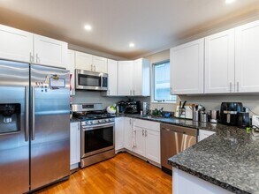 107 Kenrick St in Boston, MA - Building Photo - Building Photo