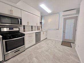 352 S Main St, Unit 1 Garden Apartment in Phillipsburg, NJ - Building Photo - Building Photo