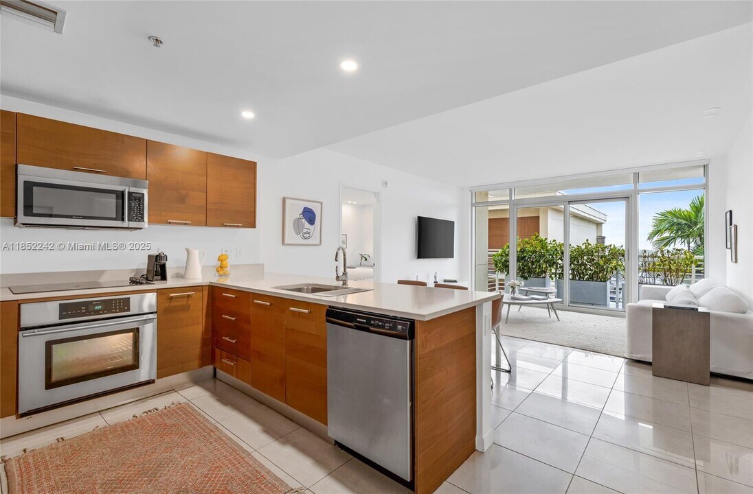3250 NE 1st Ave in Miami, FL - Building Photo