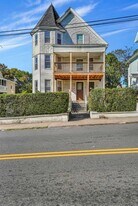 221 Willow St in Waterbury, CT - Building Photo