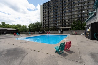 766-766 John Counter Blvd in Kingston, ON - Building Photo - Building Photo