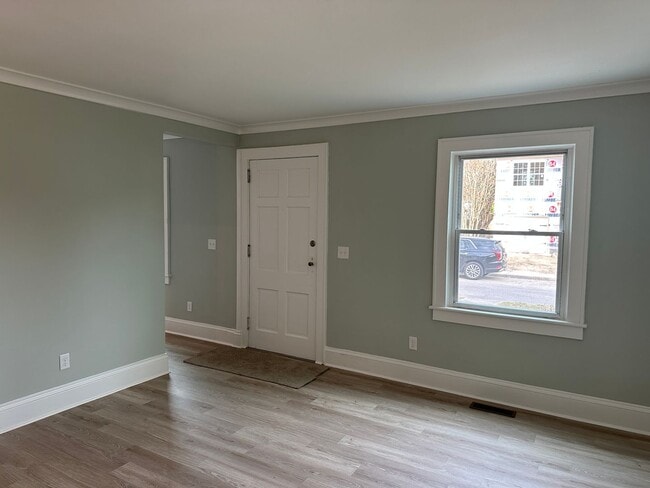 1021 Hugo St in Norfolk, VA - Building Photo - Building Photo