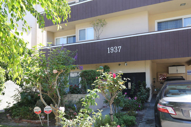 Pelham Apartments in Los Angeles, CA - Building Photo - Building Photo