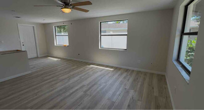 5309 Murdock Ave in Sarasota, FL - Building Photo - Building Photo