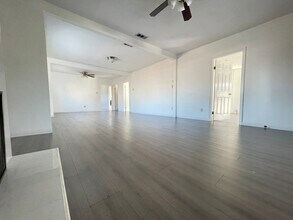 3831 Drysdale Ave in Los Angeles, CA - Foto de edificio - Building Photo