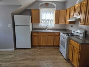 166-40 17th Ave in Queens, NY - Building Photo - Building Photo