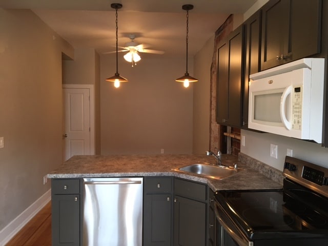 219 5th St, Unit 201 in West Des Moines, IA - Foto de edificio