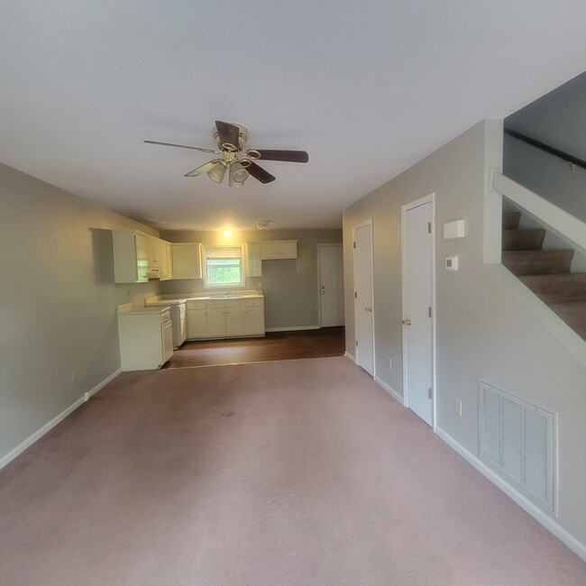 408 Memorial Park Dr in Thomasville, NC - Building Photo - Building Photo