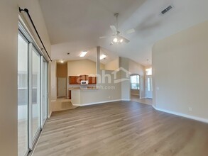 1075 Princeton Dr in Clermont, FL - Building Photo - Building Photo
