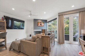 8601 W Knl Dr in West Hollywood, CA - Building Photo - Building Photo