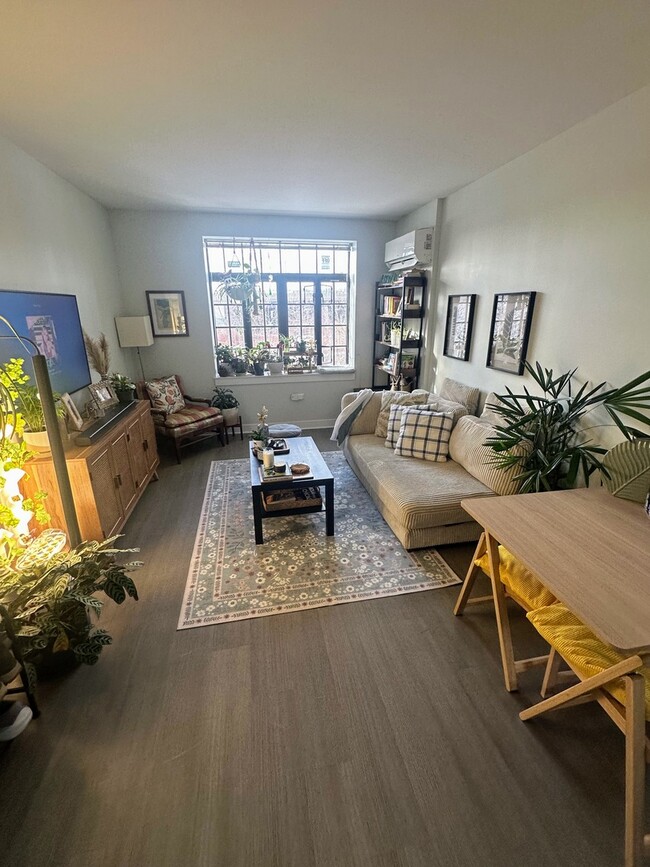 2806 N Leavitt St in Chicago, IL - Building Photo - Building Photo