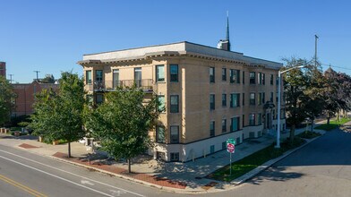 Iowa Flats in Grand Rapids, MI - Building Photo - Building Photo