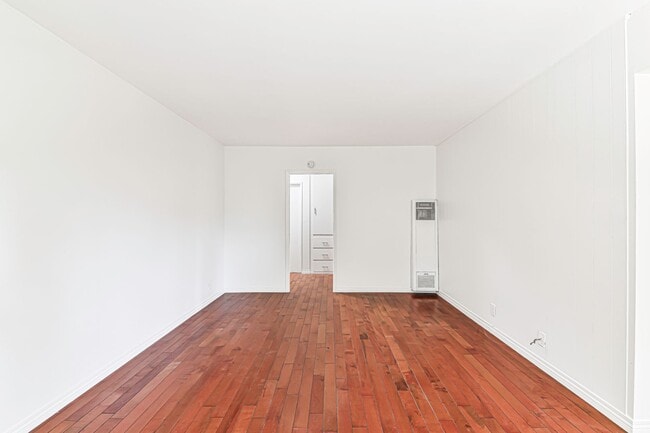 3525 2nd St, Unit 2 in Long Beach, CA - Building Photo - Building Photo