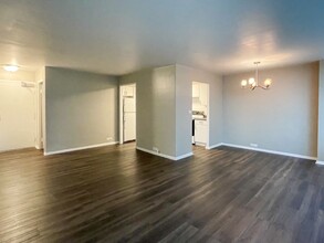 3550 N Lake Shore Dr, Unit 807 in Chicago, IL - Building Photo - Building Photo