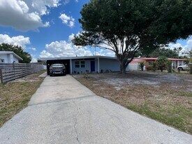 4805 23rd St W in Bradenton, FL - Building Photo