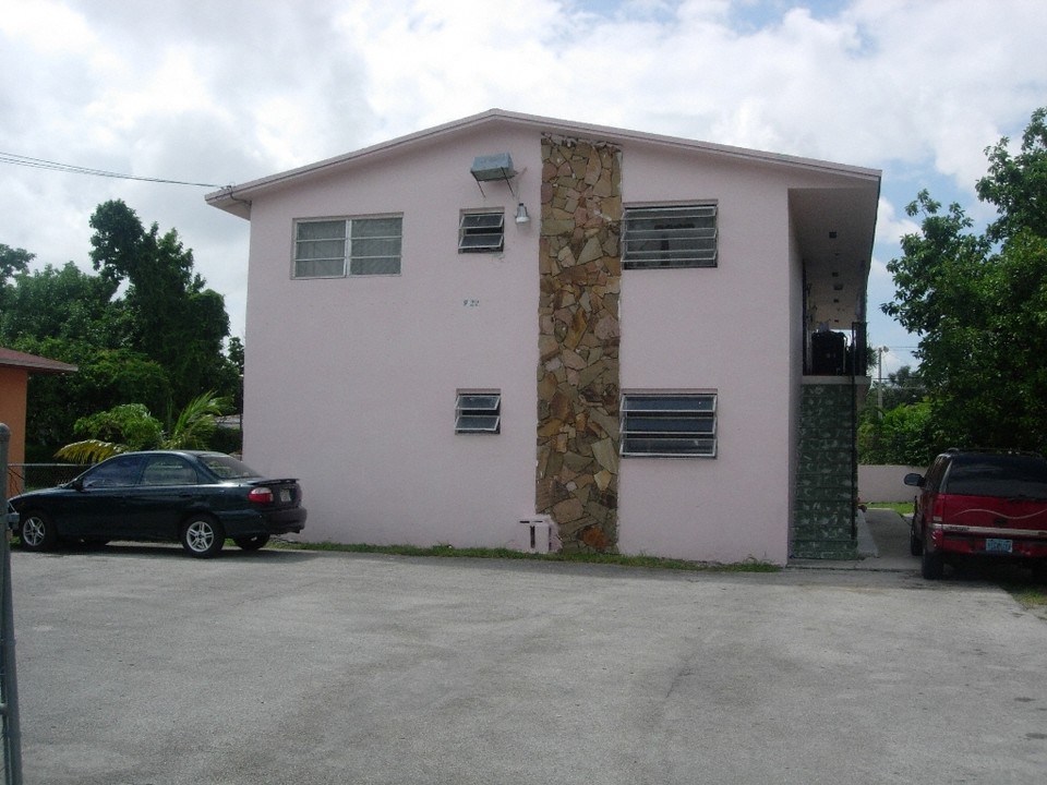 Santa Clara Estates in Miami, FL - Building Photo