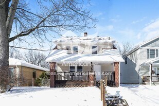 400 Noble Ave in Akron, OH - Building Photo