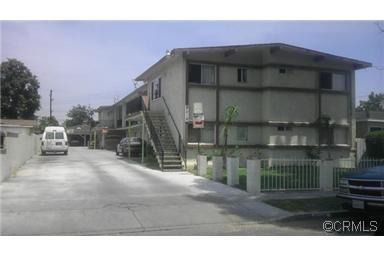 8219 2nd St in Paramount, CA - Building Photo