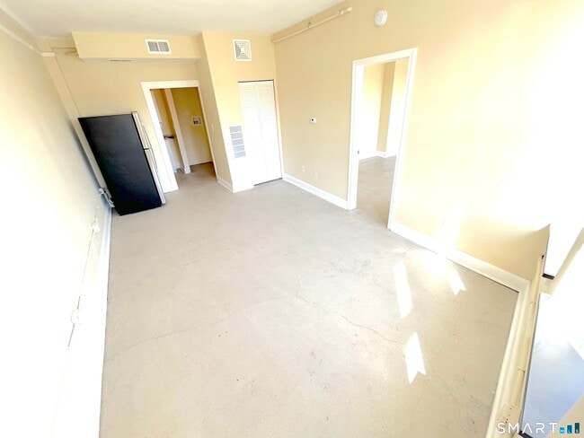 77 Bank St in Waterbury, CT - Building Photo - Building Photo