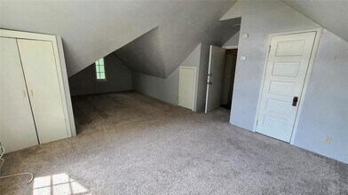 1913 Robbins Pl, Unit B in Austin, TX - Building Photo - Building Photo