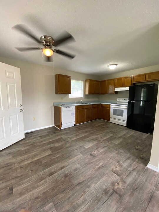 45 Arnold Rd SE in Statham, GA - Building Photo