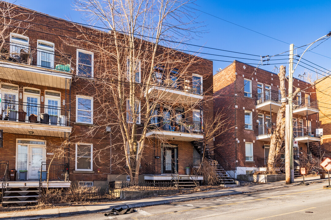 2494 Fullum St in Montréal, QC - Building Photo